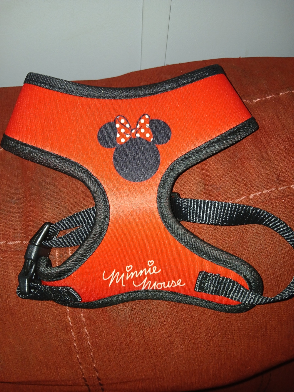Disney Minnie Mouse Red and Black Dog Harness. Size Small.
